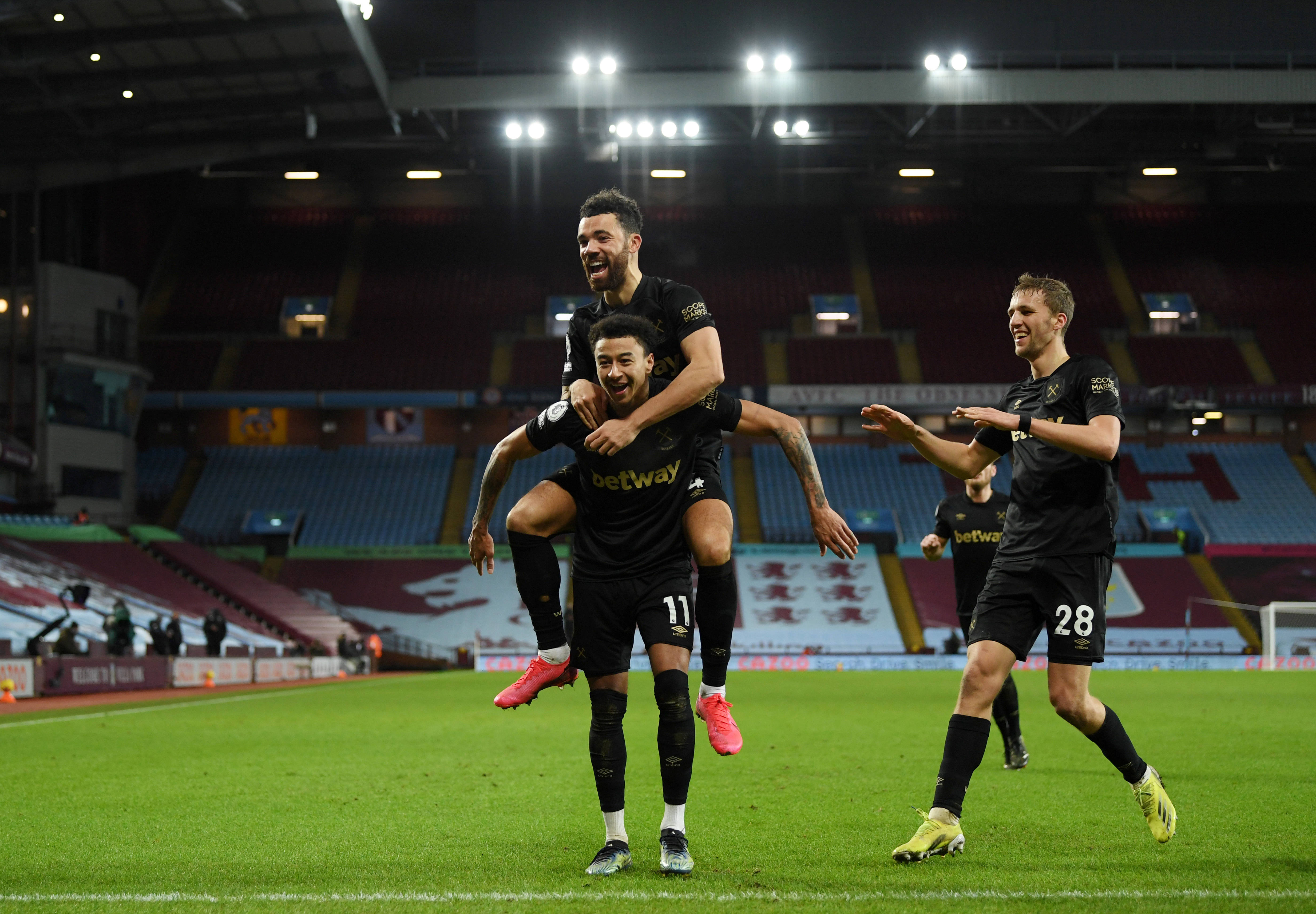 创建你自己的娃娃 《真空管娃娃》预注册开启