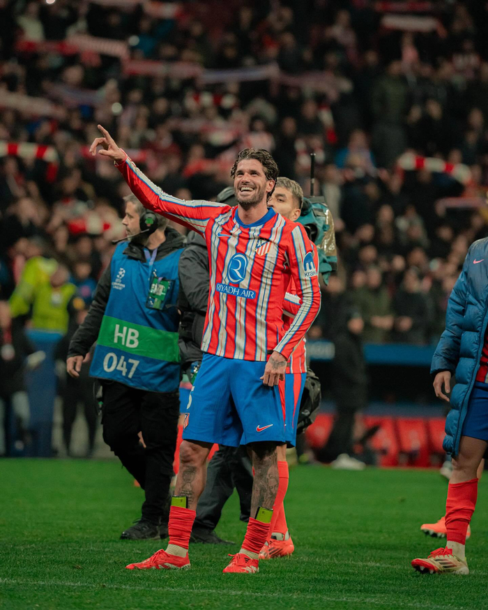 拜仁边锋双雄：奥利塞与迪亚斯的完美结合重塑德甲格局