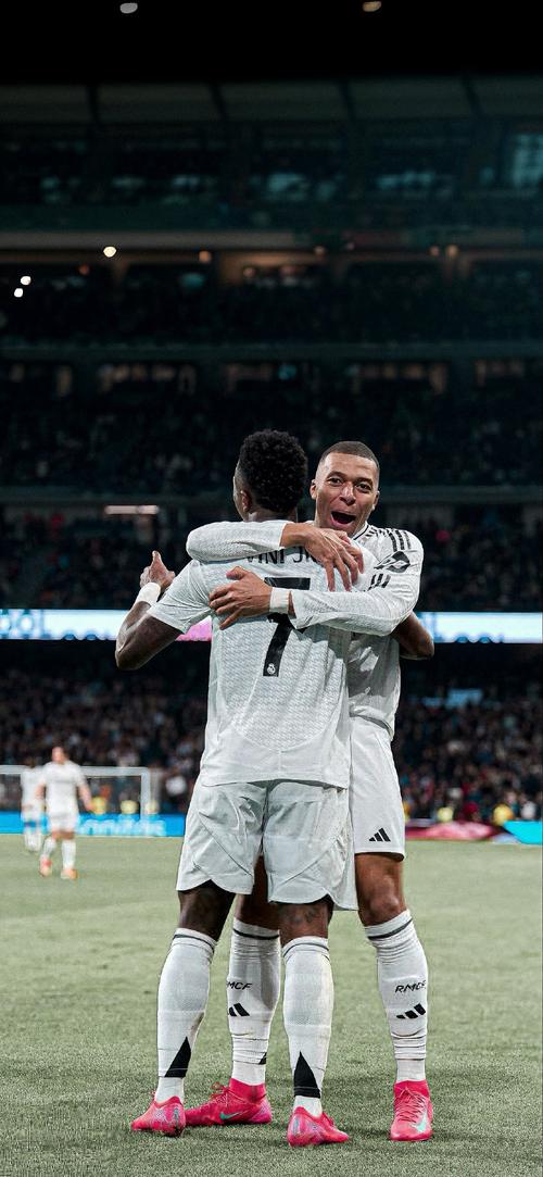 Pasha调侃TaZ替补出战：队长，你知道该怎么做